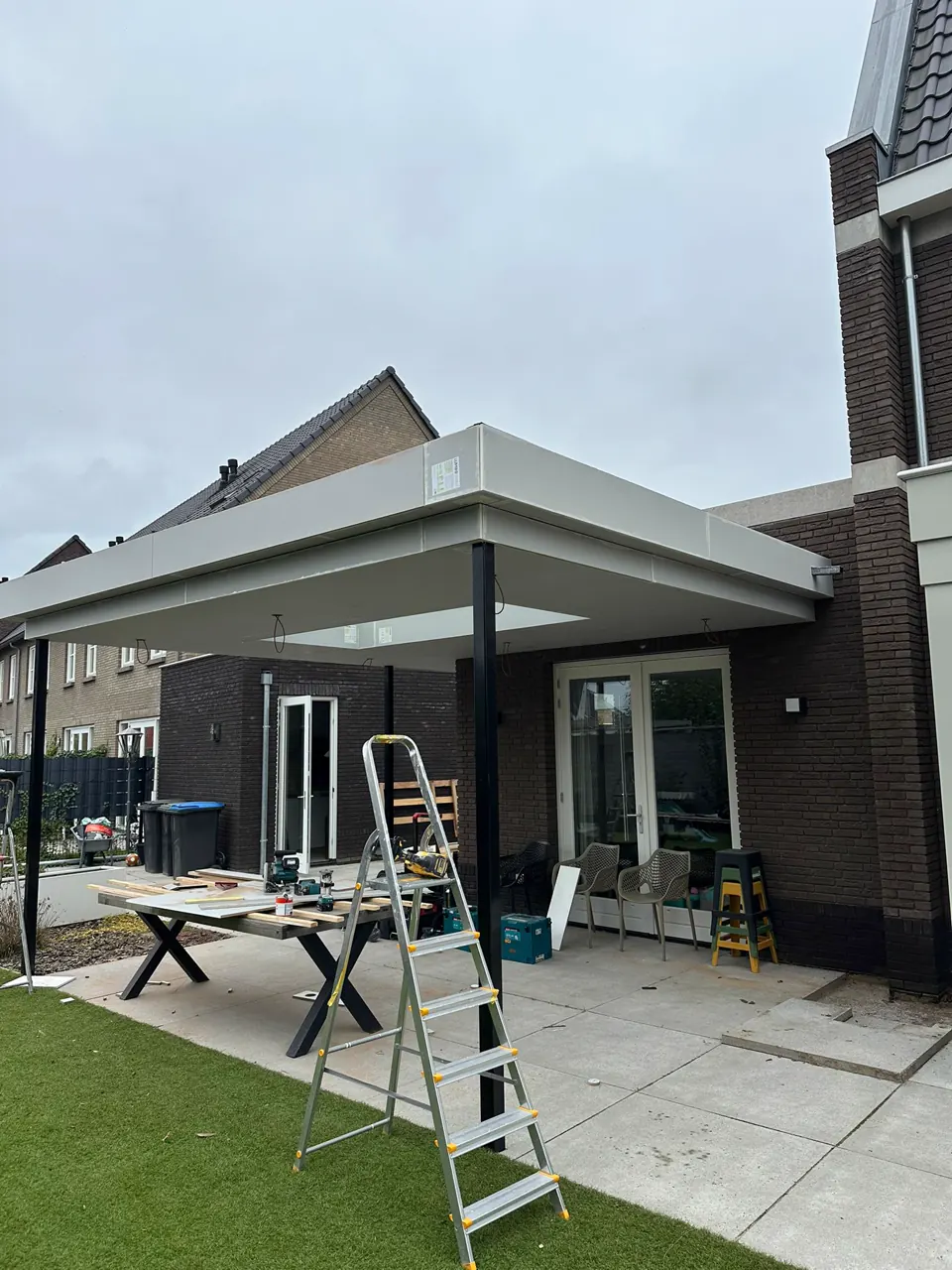 Nieuwbouw Overkapping - Buitenwerk door RDL Timmerwerken in Veldhoven
